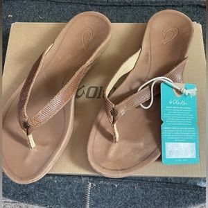 Olukai Leather Beach Sandal - size 7